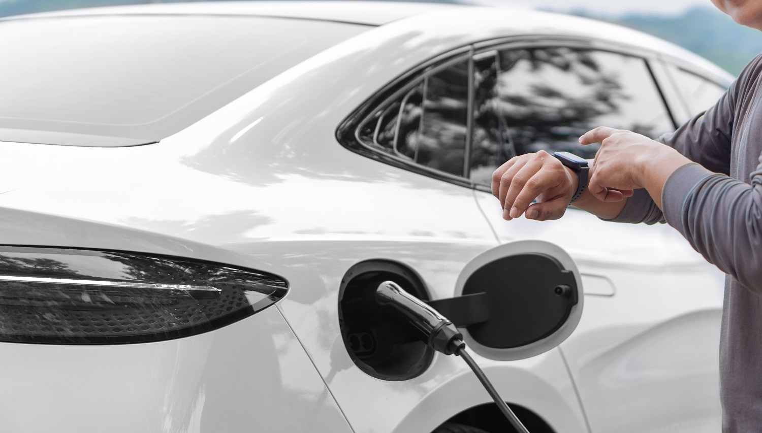 Combien de temps pour recharger une voiture électrique ? | zoomcar.fr